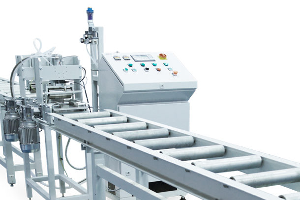 КЛЕЕНАНОСЯЩЕЕ-ОБОРУДОВАНИЕ-ДОЗАТОР-1КПУ—НАНЕСЕНИЕ-ОДНОКОМПОНЕНТНОГО-КЛЕЯ-В-ПАЗ-ДЕРЕВЯННОГО-БРУСА