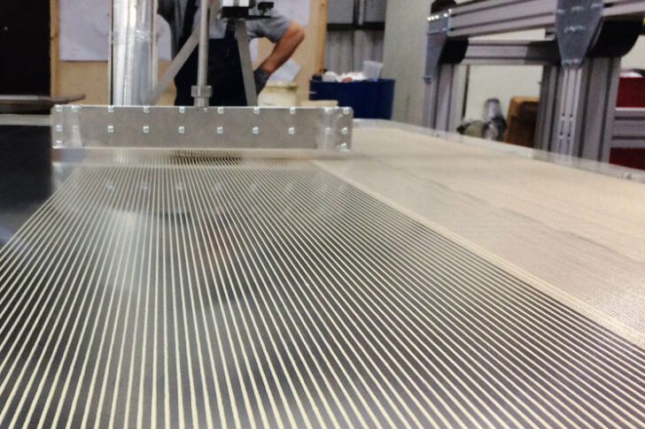 Оборудование нанесения клея на сэндвич-панели